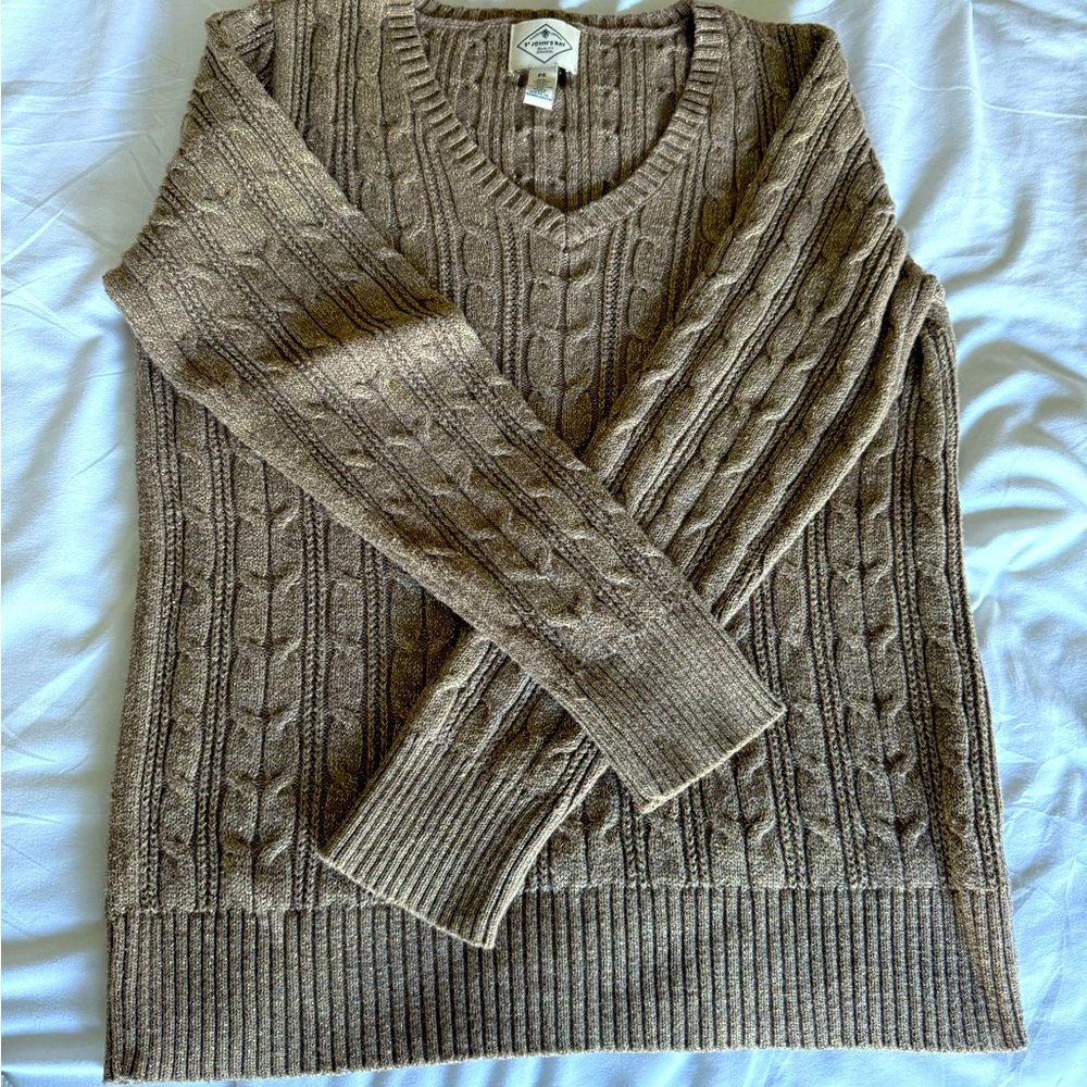 🌟St. John’s Cableknit Pullover